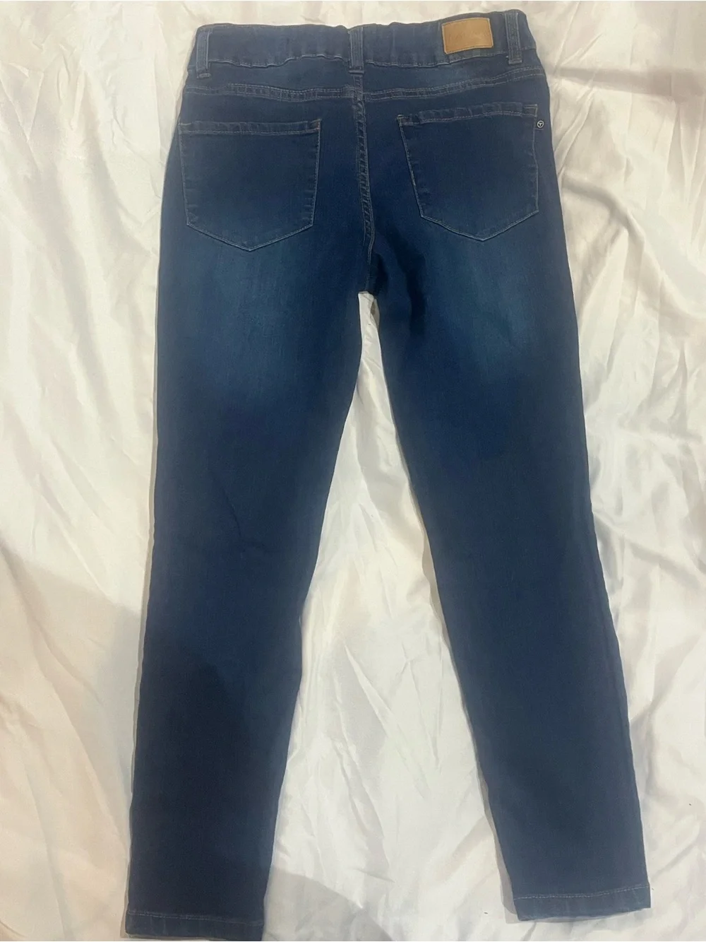 Tahari skinny jeans